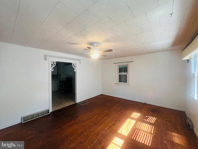 property at 16 Happy Creek Ln
