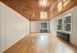 6441 Crest Dr in Waterford Township, MI - Building Photo - Building Photo