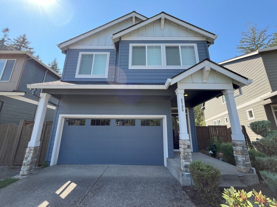 3735 SE Willamette Ave in Hillsboro, OR - Building Photo