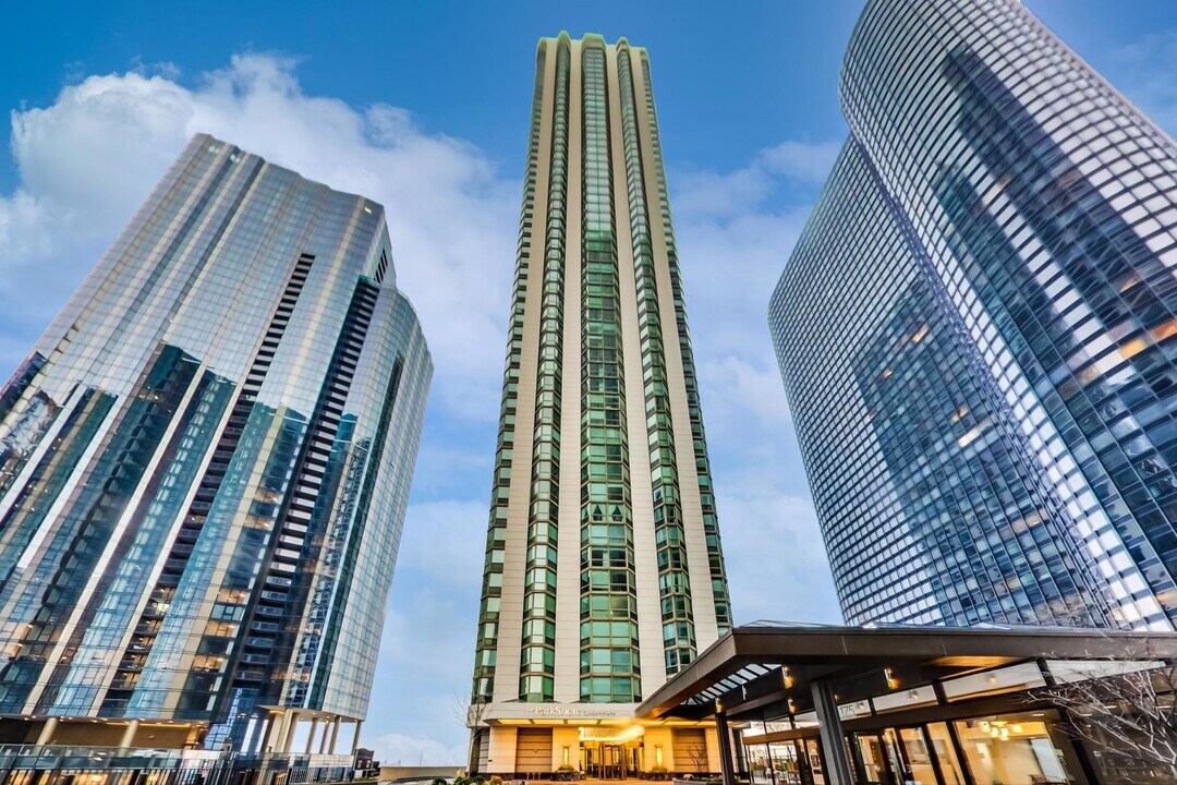 195 N Harbor Dr in Chicago, IL - Building Photo