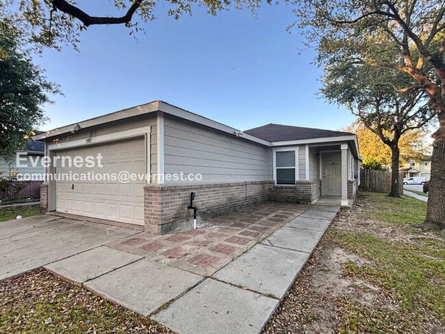 19055 Remington Bend Dr in Houston, TX - Foto de edificio - Building Photo