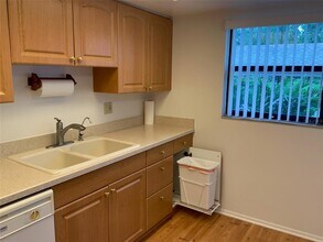 150 Dale Pl in Oldsmar, FL - Building Photo - Building Photo