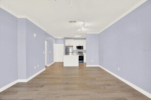 4221 W Spruce St, Unit Villa Sonoma 1307 in Tampa, FL - Building Photo
