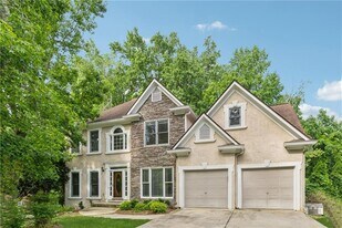 3355 Golfe Links Dr in Snellville, GA - Building Photo