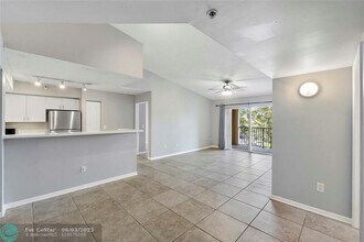 120 Yacht Club Way in Hypoluxo, FL - Building Photo - Building Photo