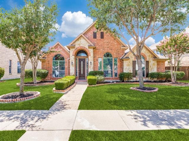 property at 7691 Ivanhoe Dr