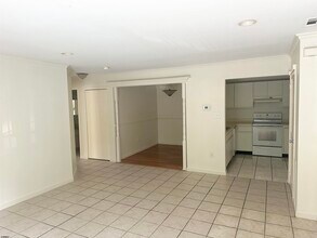 372 Heather Croft in Egg Harbor Township, NJ - Building Photo - Building Photo