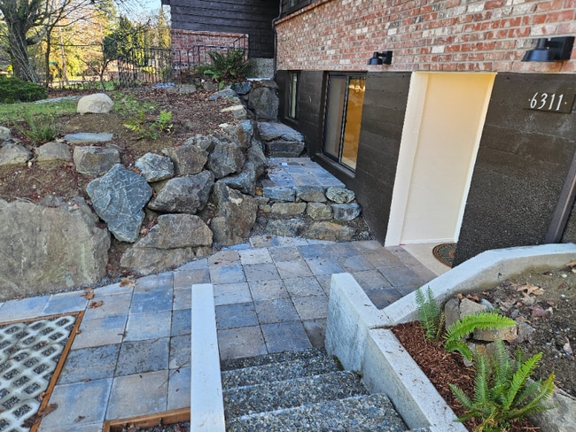 6311 NE 196th St in Kenmore, WA - Building Photo - Building Photo