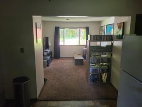 300 Bel Aire Ct in Burlington, IA - Building Photo - Building Photo