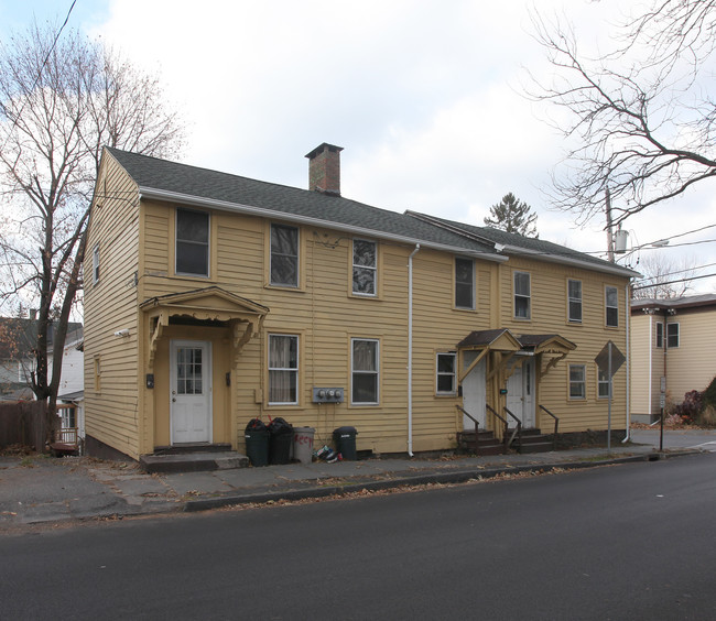 63 Green St in Kingston, NY - Foto de edificio - Building Photo