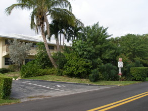 Garden Villa Apartments in Fort Lauderdale, FL - Building Photo - Building Photo