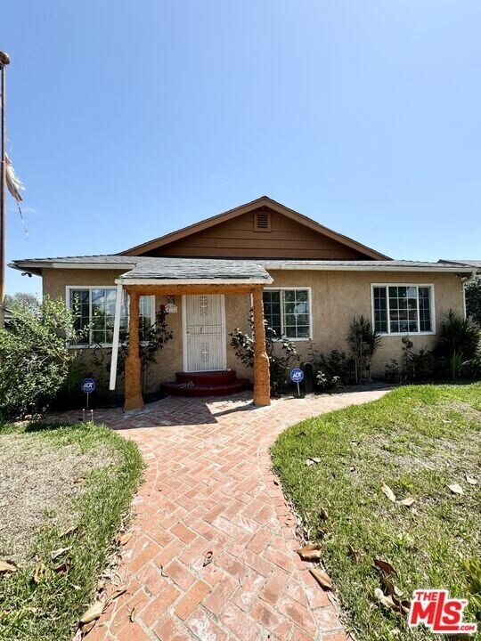 14702 Studebaker Rd in Norwalk, CA - Building Photo