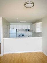 535 Pierce St, Unit 5408 in Albany, CA - Building Photo - Building Photo
