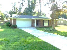 879 Forest Ridge Dr SE in Marietta, GA - Building Photo