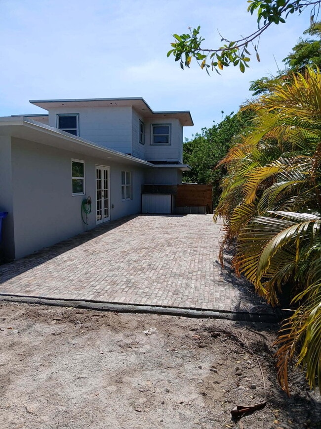 property at 7141 High Ridge Rd