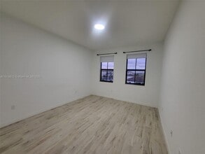 15560 SW 136th St in Miami, FL - Building Photo - Building Photo