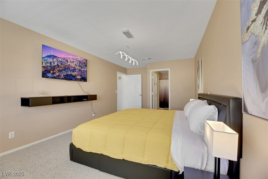 7989 Lisa Dawn Ave in Las Vegas, NV - Building Photo