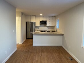 1604 Russian Jack Dr in Anchorage, AK - Building Photo - Building Photo