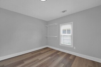 1071 Whitethorne Ave in Columbus, OH - Building Photo - Building Photo