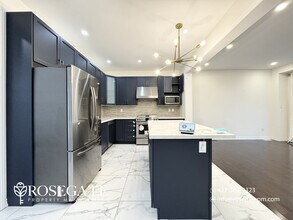 323 Clockwork Dr in Brampton, ON - Building Photo - Building Photo