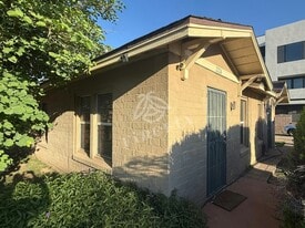 2226 N 28th St in Phoenix, AZ - Building Photo