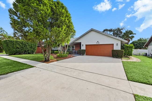 5136 Beechwood Rd in Delray Beach, FL - Building Photo - Building Photo