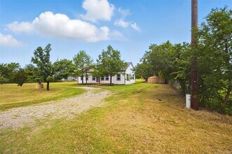 9002 Breezy Rd in Krum, TX - Building Photo - Building Photo