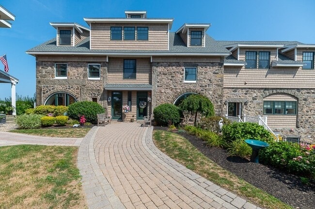 property at 152 Water St