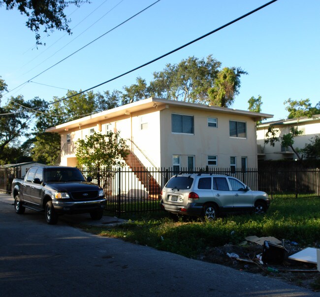 5900 NW 1st Ave in Miami, FL - Building Photo - Building Photo