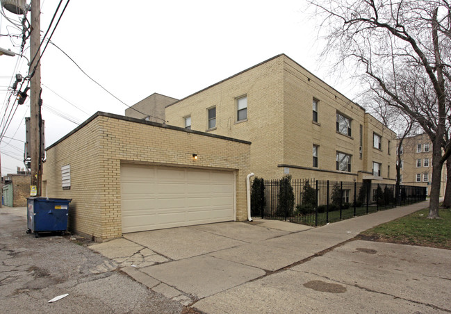 2640 W Granville Ave in Chicago, IL - Building Photo - Building Photo