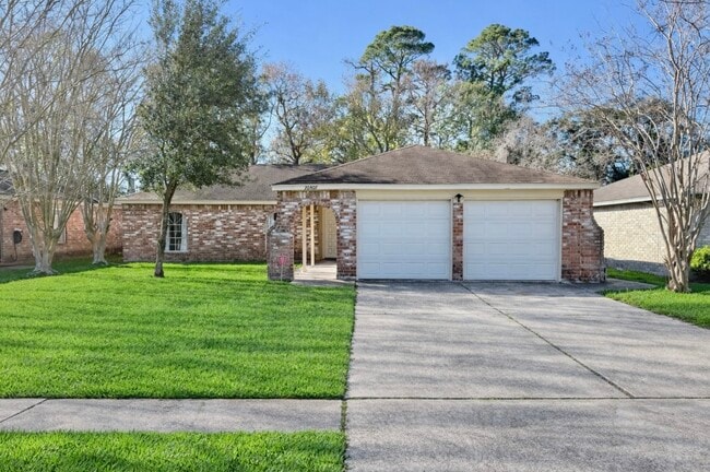 property at 20407 Fox Haven Ln