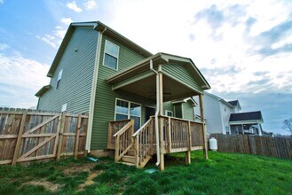 1147 Eagles Nest Ln in Clarksville, TN - Building Photo - Building Photo