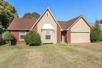 6610 Shaker Ln in Memphis, TN - Building Photo - Building Photo