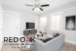 227 E 52nd St in Los Angeles, CA - Building Photo