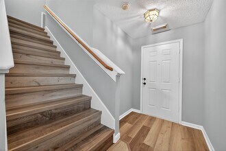 8253 Fuqua Gardens Dr in Houston, TX - Building Photo - Building Photo