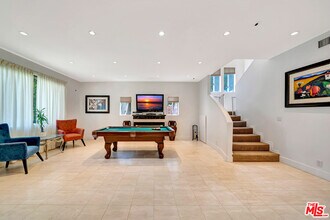 14916 Hesby St in Los Angeles, CA - Building Photo - Building Photo