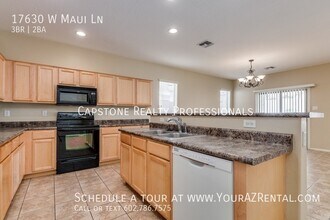 17630 W Maui Ln in Surprise, AZ - Foto de edificio - Building Photo