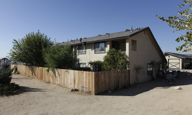 16471 Wato Rd in Apple Valley, CA - Building Photo - Building Photo