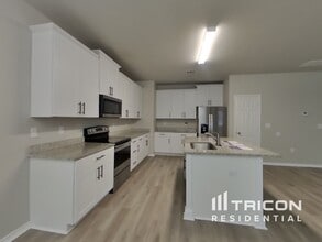 6827 Freedom Hills in San Antonio, TX - Foto de edificio - Building Photo