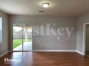 20073 SW 128th Pl in Miami, FL - Foto de edificio - Building Photo