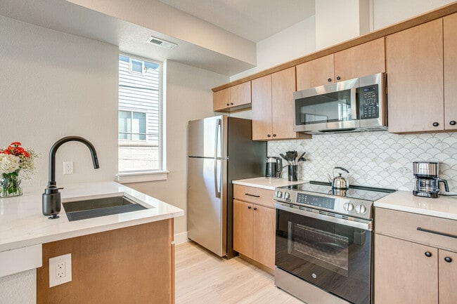 4100 E Warren Ave, Unit ID1385706P in Denver, CO - Foto de edificio - Building Photo