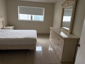 8135 Sunrise Lakes Blvd in Sunrise, FL - Building Photo - Building Photo