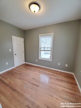 296 Brookline St, Unit 1 in Cambridge, MA - Building Photo - Building Photo