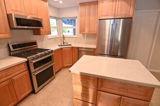 5719 Lathrop Dr in San Jose, CA - Building Photo - Building Photo