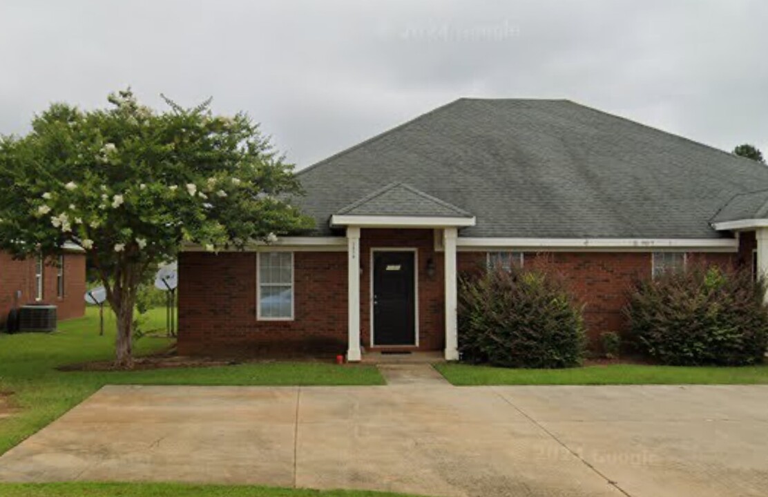 1817 Cobblestone Ct in Albany, GA - Building Photo