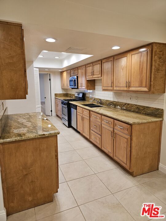 15480 Antioch St in Los Angeles, CA - Building Photo - Building Photo