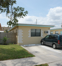 718-722 NE 3rd St in Hallandale Beach, FL - Foto de edificio - Building Photo