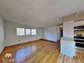 904 Ferndale Cir NE in Renton, WA - Building Photo - Building Photo