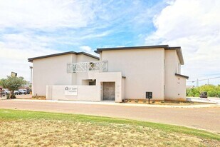 9109 McPherson Rd, Unit 7 in Laredo, TX - Building Photo