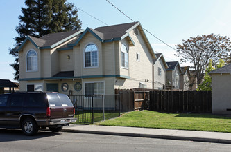 Turtle Creek Townhomes in Turlock, CA - Foto de edificio - Building Photo